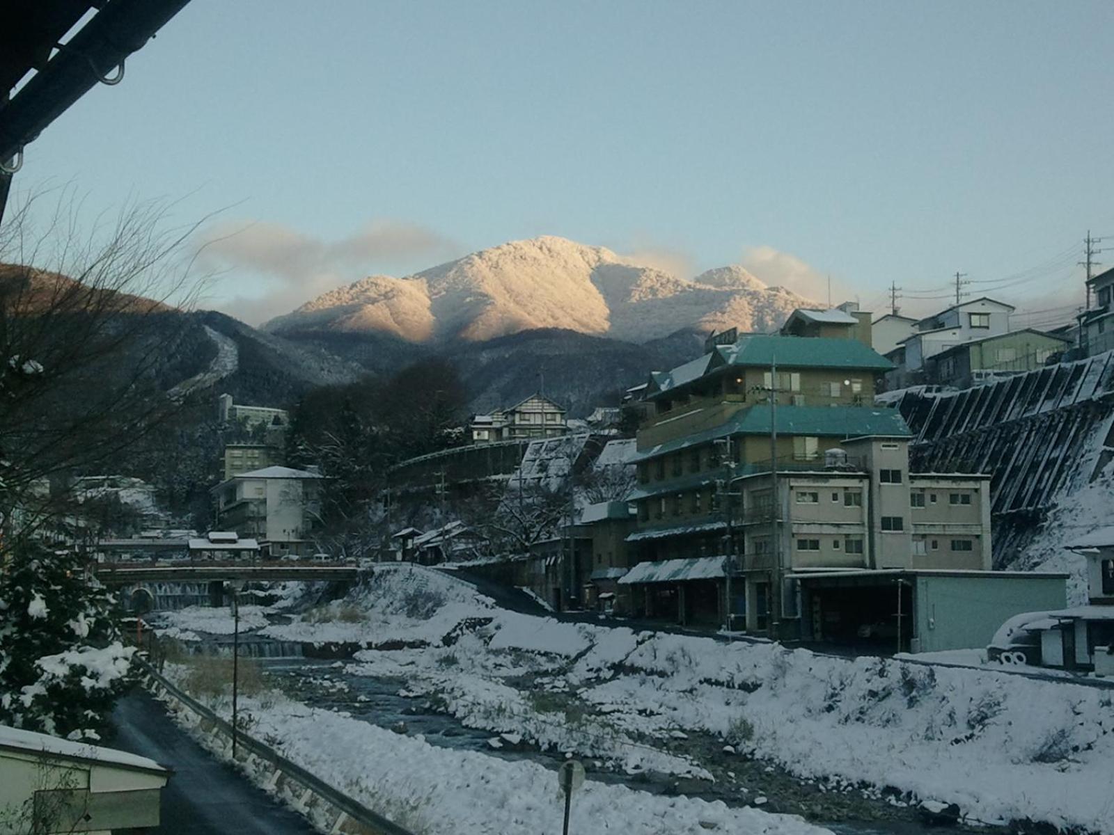 Отель Yudanaka Onsen Yamazakiya Яманути Экстерьер фото