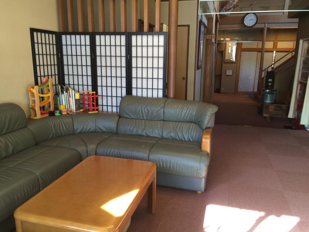 Отель Yudanaka Onsen Yamazakiya Яманути Экстерьер фото