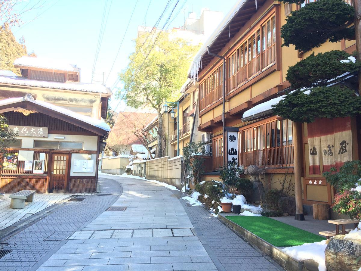 Отель Yudanaka Onsen Yamazakiya Яманути Экстерьер фото